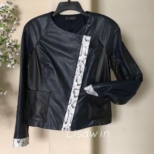 💯% Authentic ST.JOHN Leather Jacket 🌸